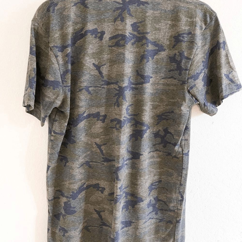LOVE IN FAITH Tee Shirt With Flag Size Small Woman’s T-Shirt NWOT - Picture 9 of 9